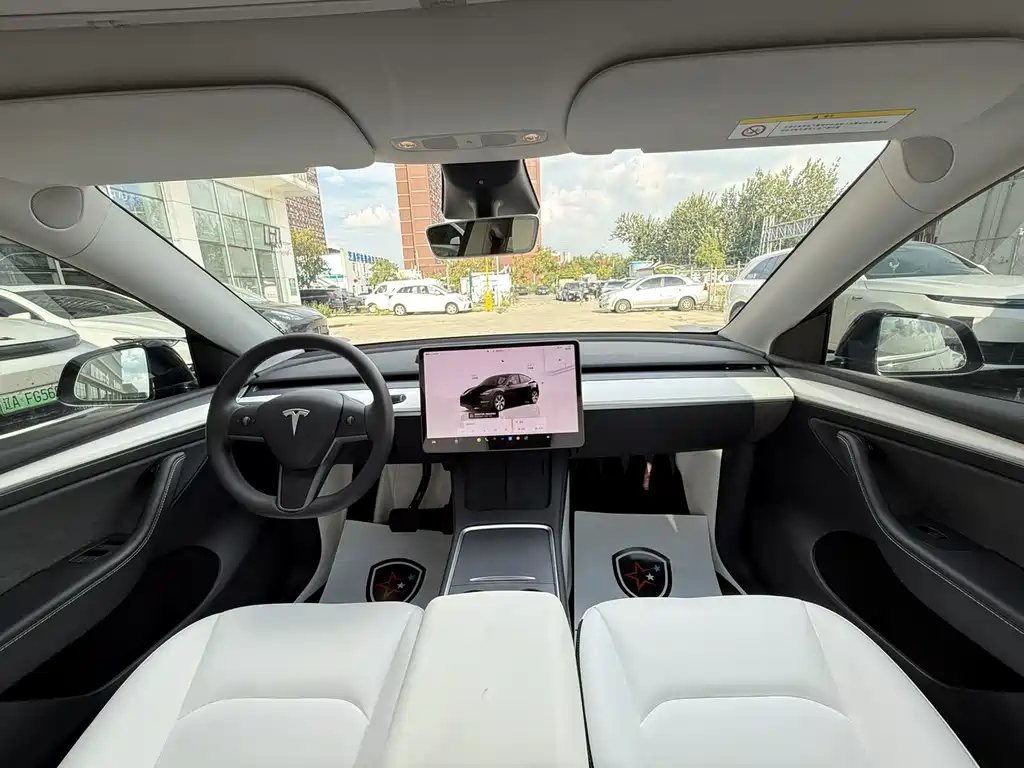 Tesla Model Y 2023 — фото 14