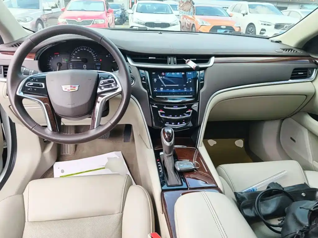 Cadillac XTS 2016 — фото 10