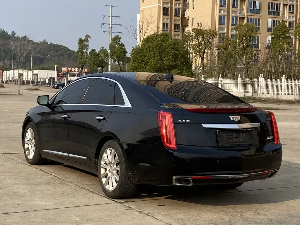 Cadillac XTS 2017 — фото 14