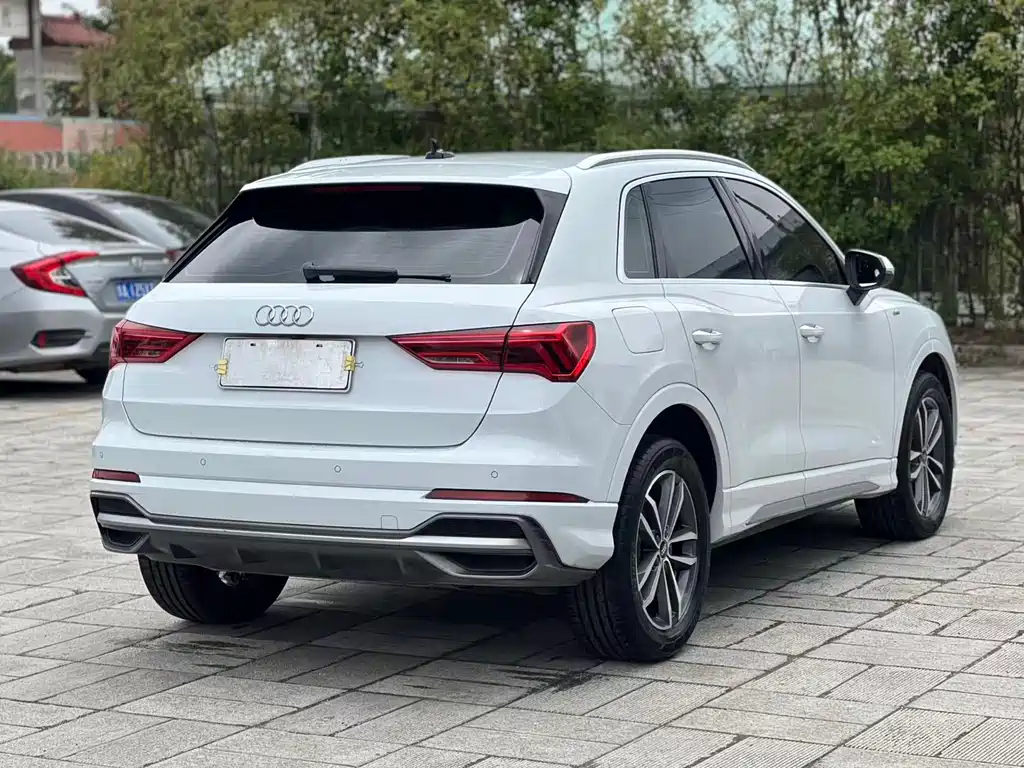 Audi Q3 2021 — фото 10