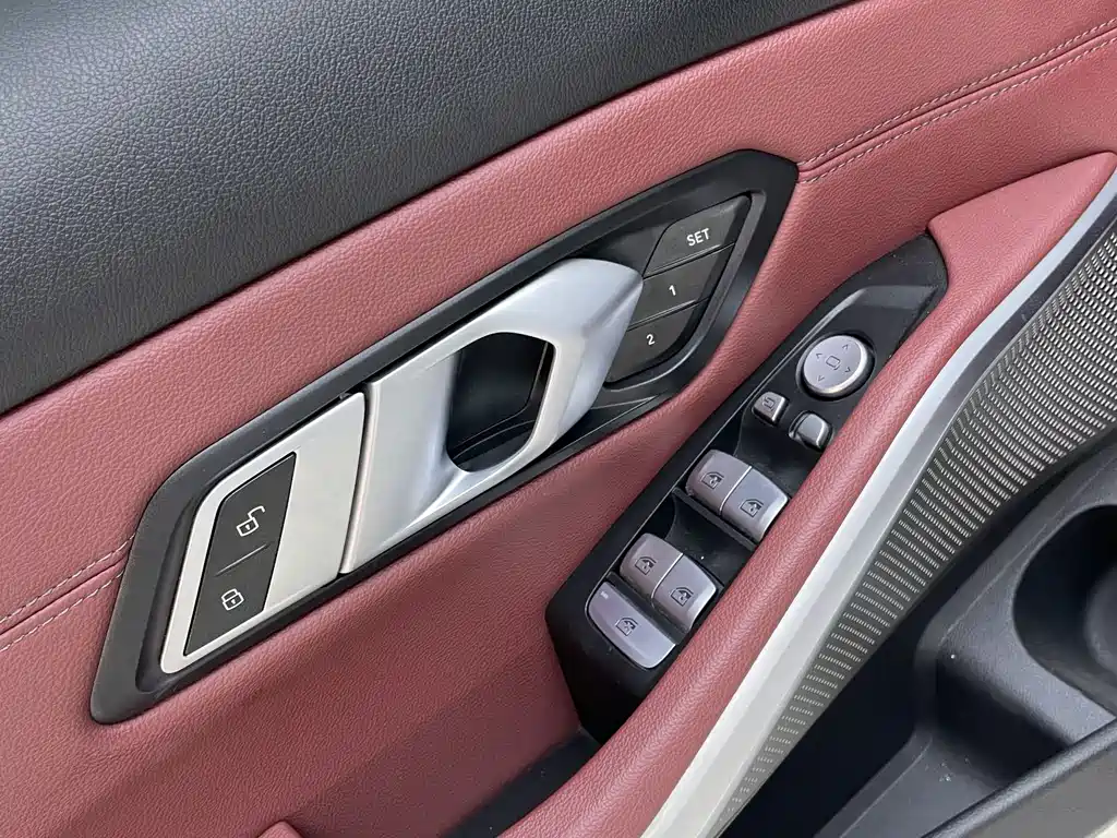 BMW 3 Series 2023 — фото 10