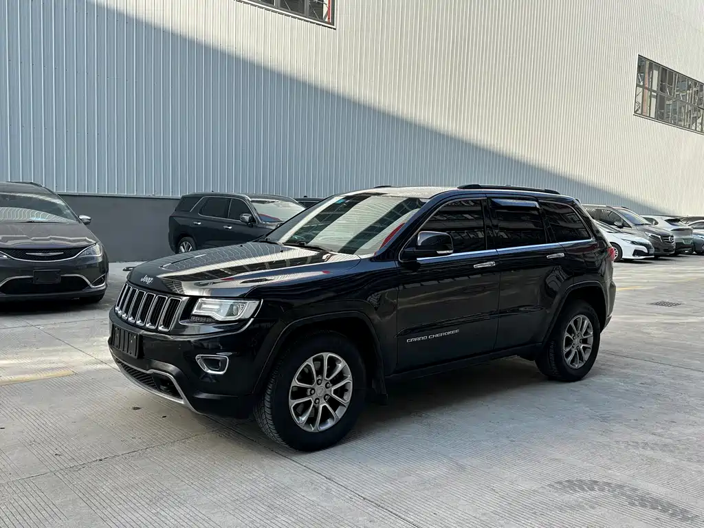 Jeep Grand Cherokee 2015 — фото 1
