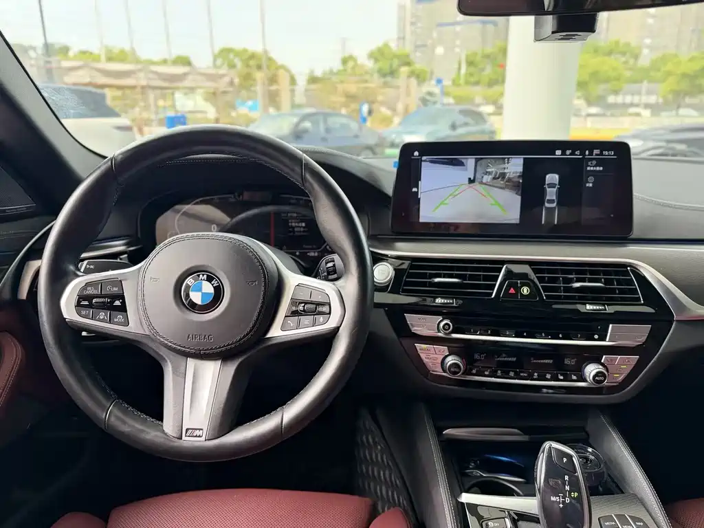 BMW 5 Series New Energy 2021 — фото 11