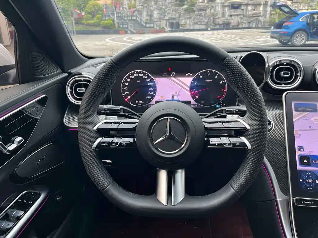 Mercedes-Benz C-Class 2024 — фото 13