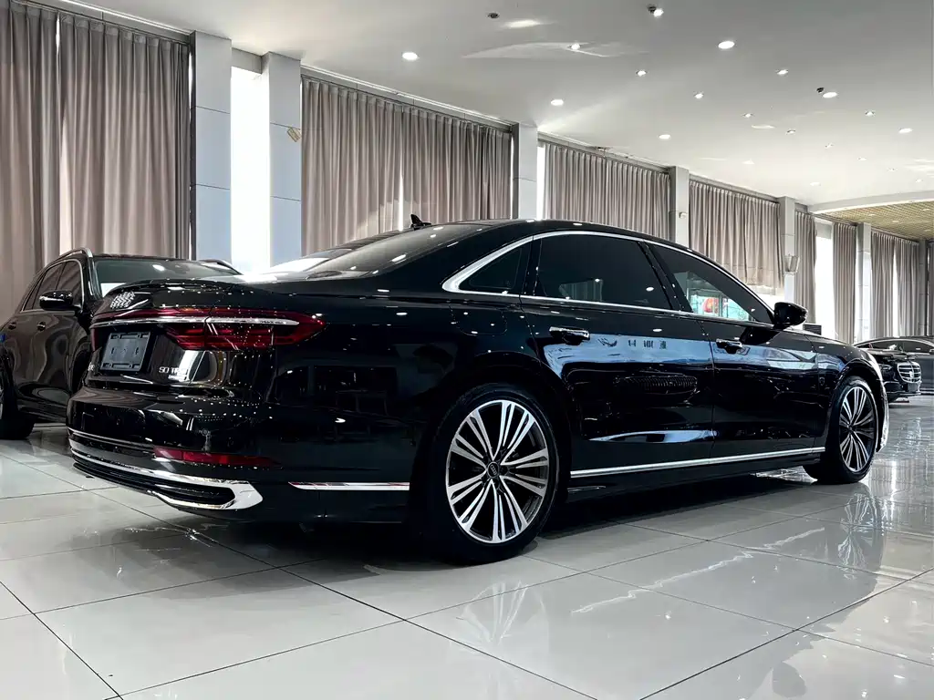 Audi A8 2024