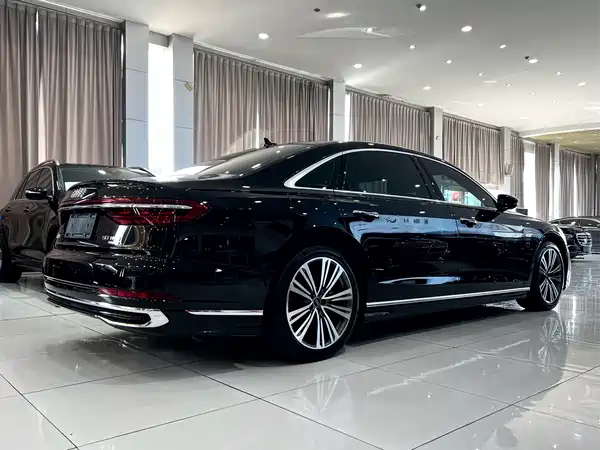 Audi A8 2024