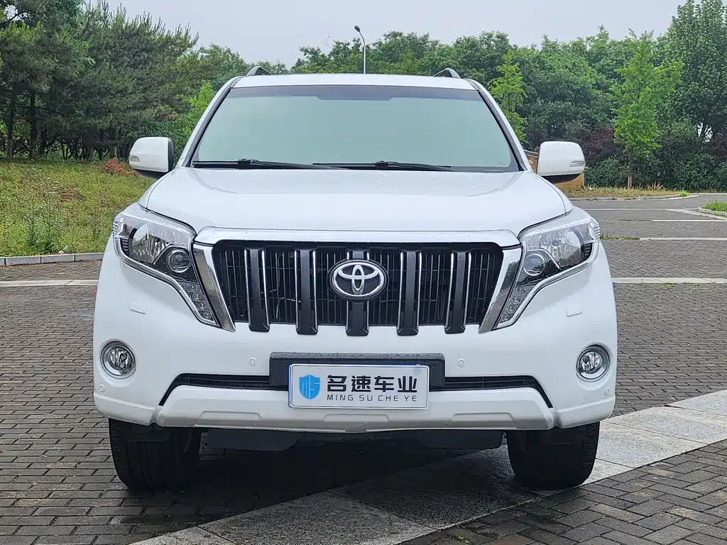 Toyota Prado 2015 — фото 2