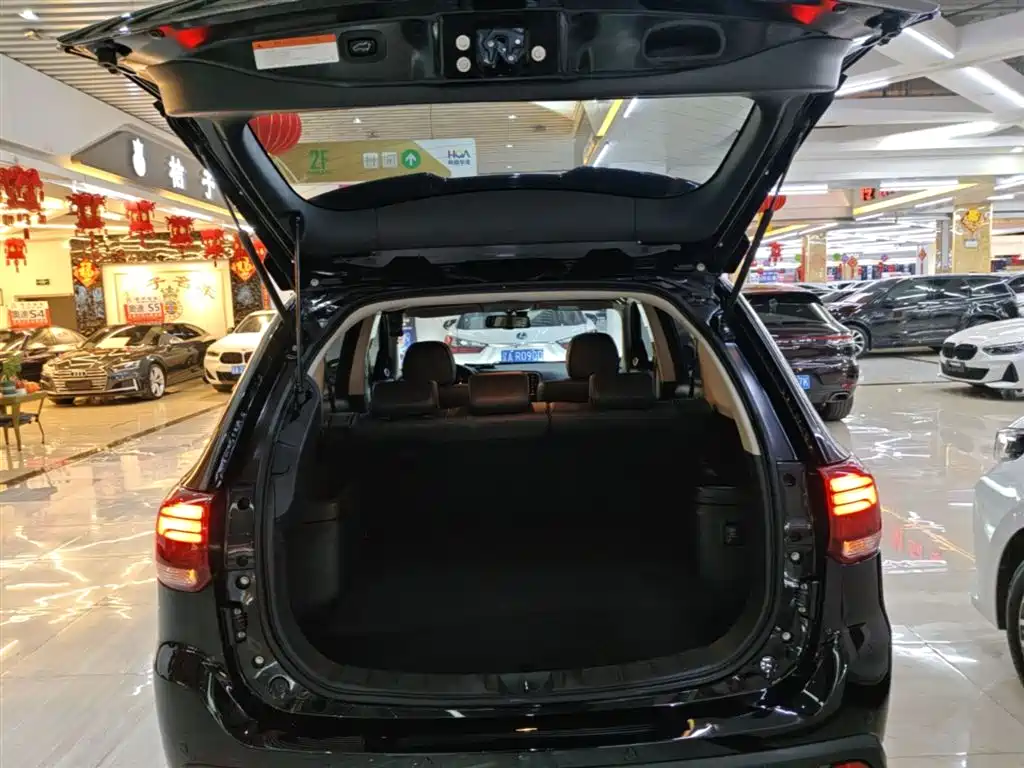 Mitsubishi Outlander 2021 — фото 19