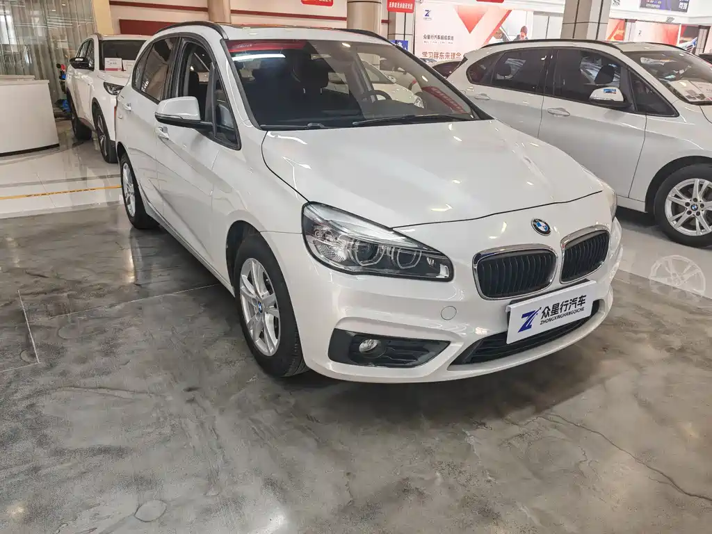 BMW 2 Series Active Tourer 2016 — фото 3