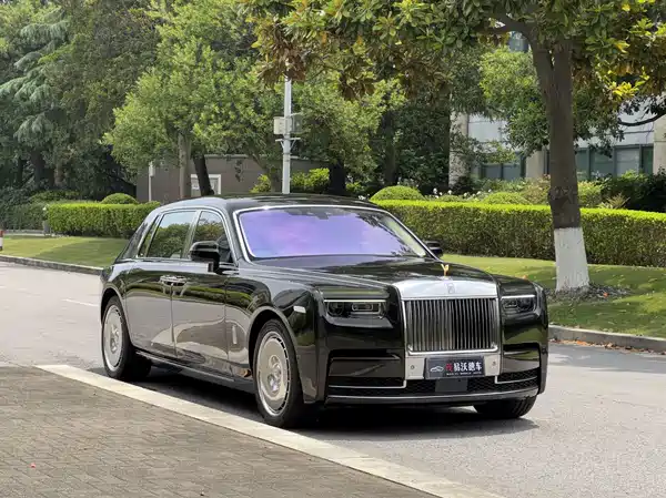 Rolls-Royce Phantom 2023