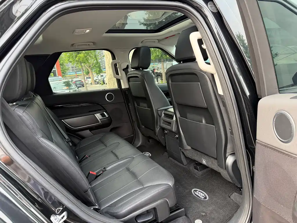 Land Rover Discovery 2019 — фото 13
