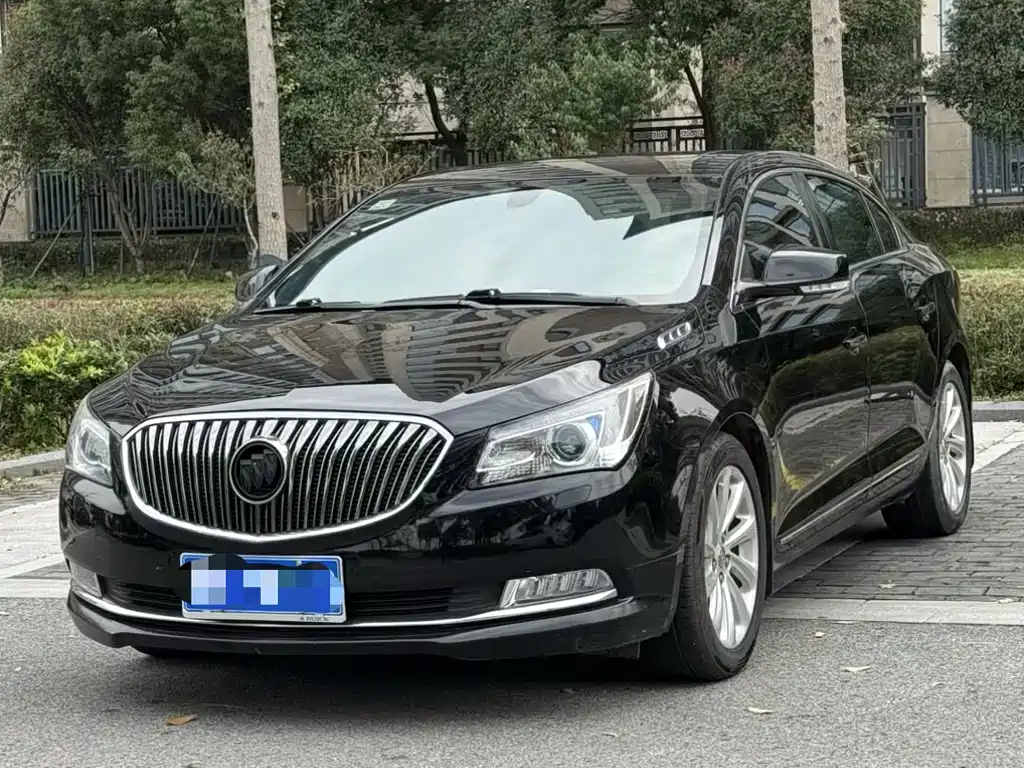 Buick LaCrosse 2015 — фото 1
