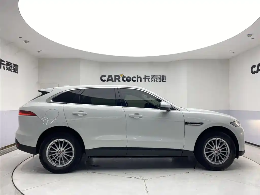 Jaguar F-PACE 2017 — фото 6