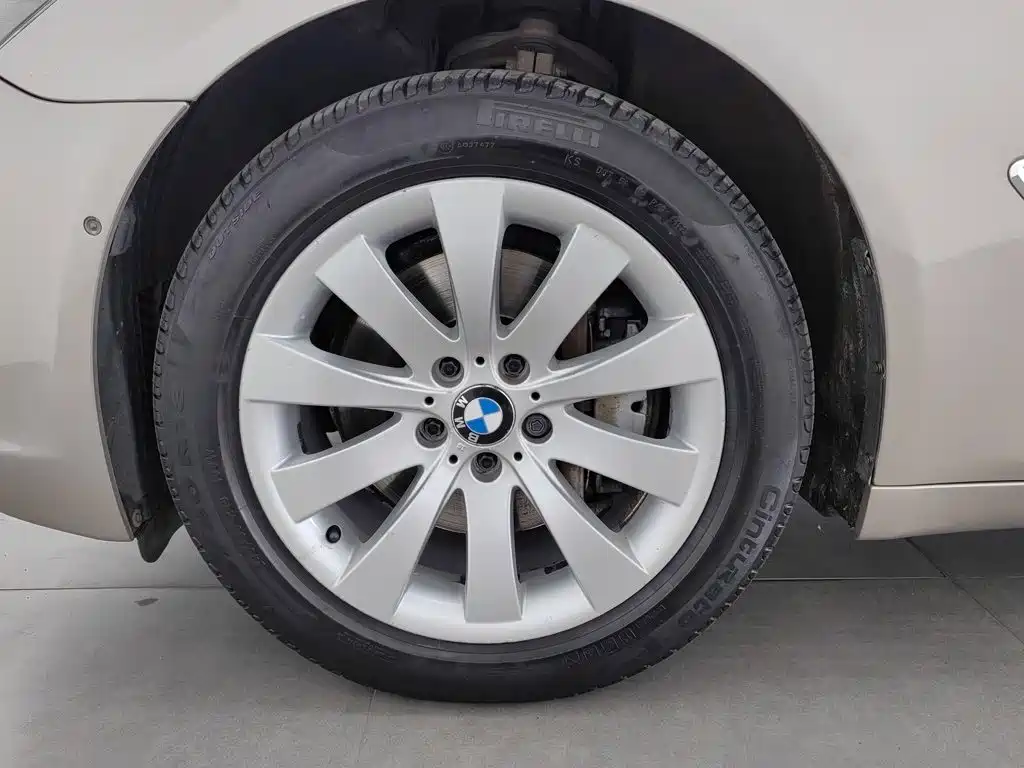 BMW 7 Series 2012 — фото 17