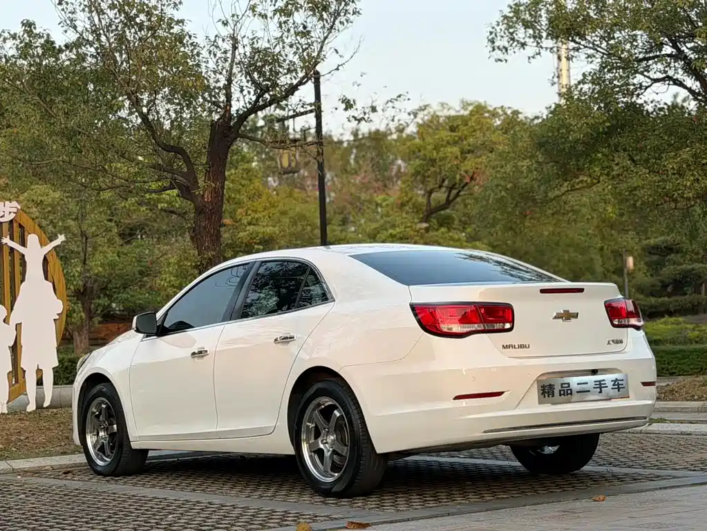 Chevrolet Malibu 2018 — фото 16