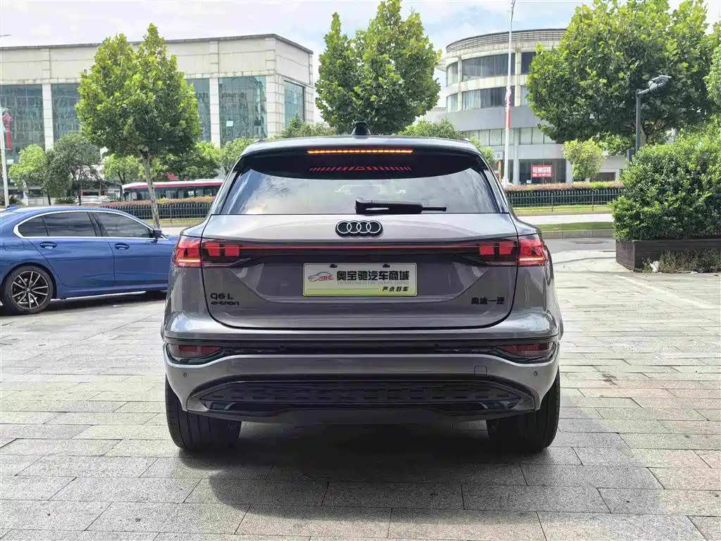 Audi Q6L E-Tron 2025 — фото 8