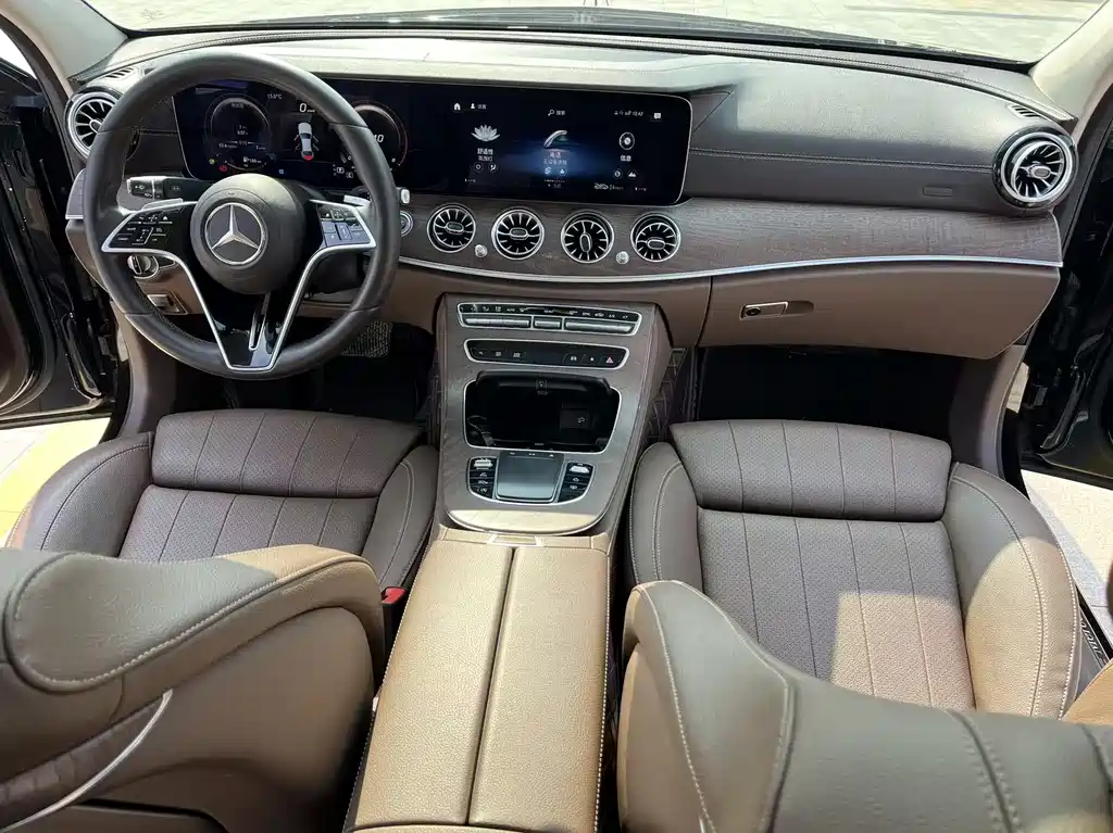 Mercedes-Benz E-Class 2022 — фото 26