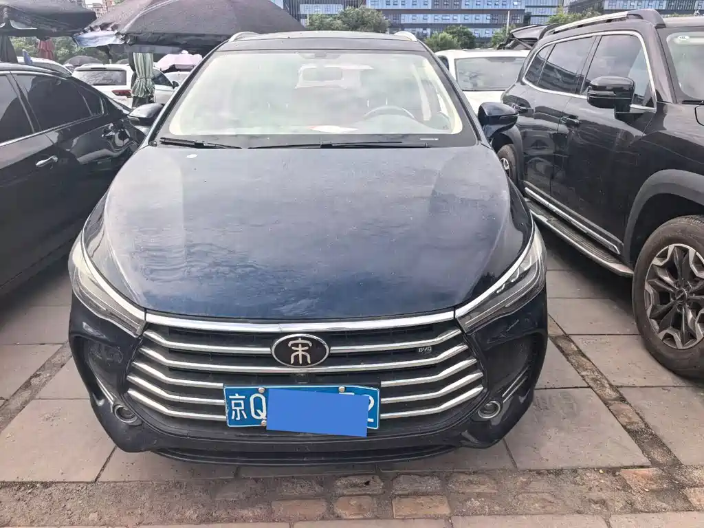 BYD MAX 2018
