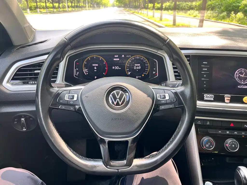 Volkswagen T-Roc 2022 — фото 10