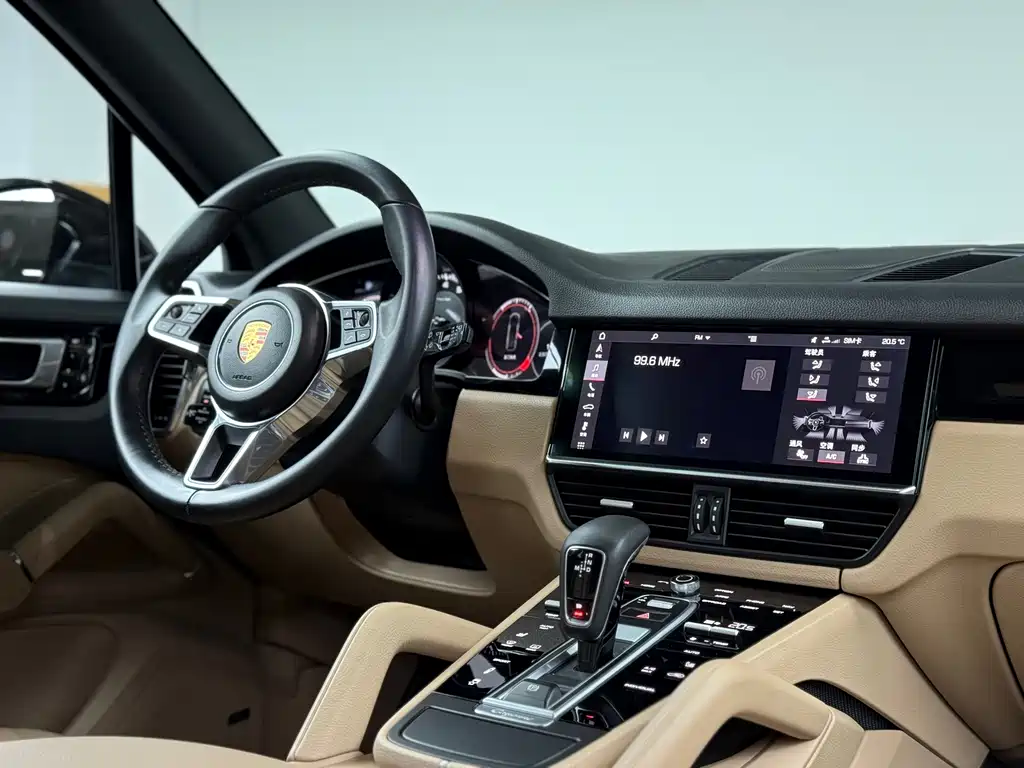 Porsche Cayenne 2018 — фото 13
