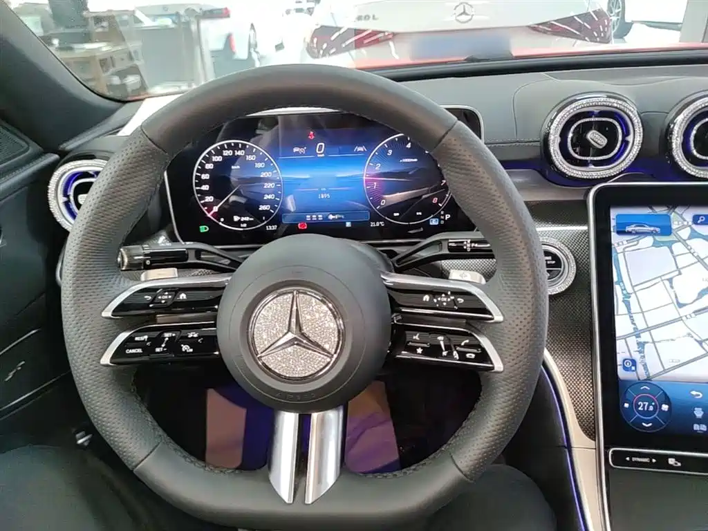 Mercedes-Benz C-Class 2025 — фото 11