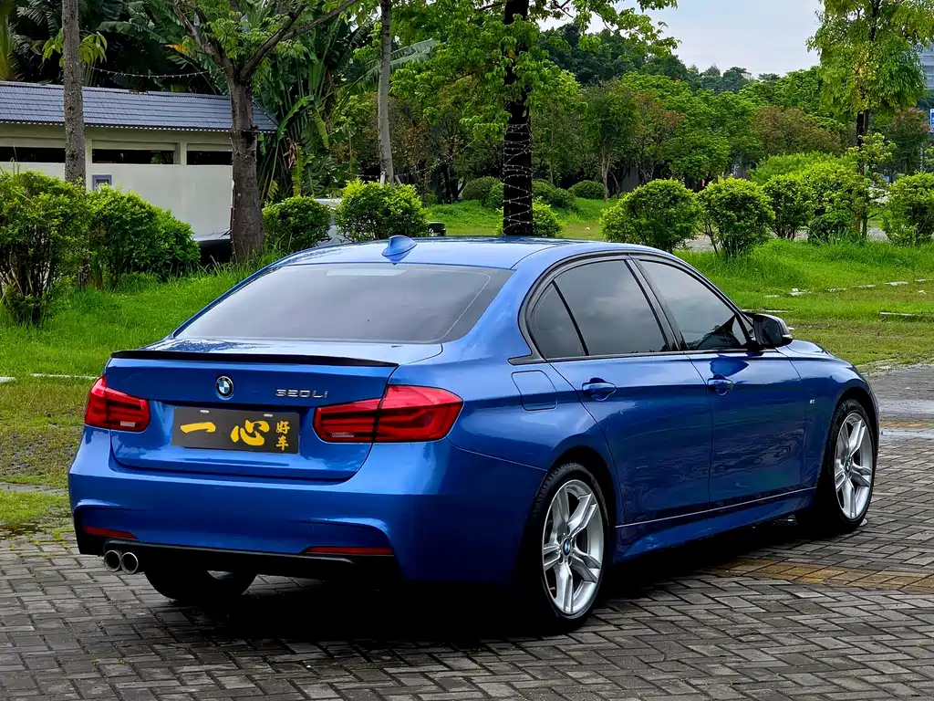 BMW 3 Series 2018 — фото 10