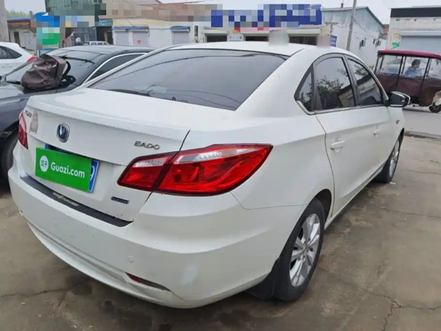 Changan Eado 2015 — фото 9