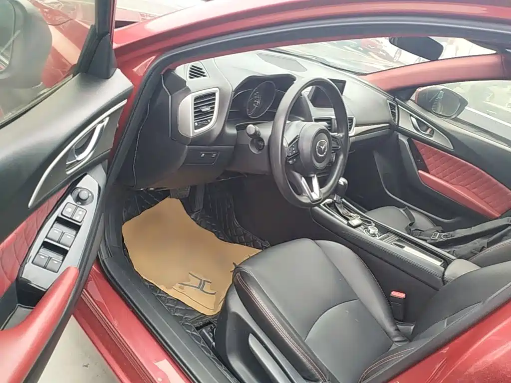 Mazda 3 Axela 2019 — фото 16