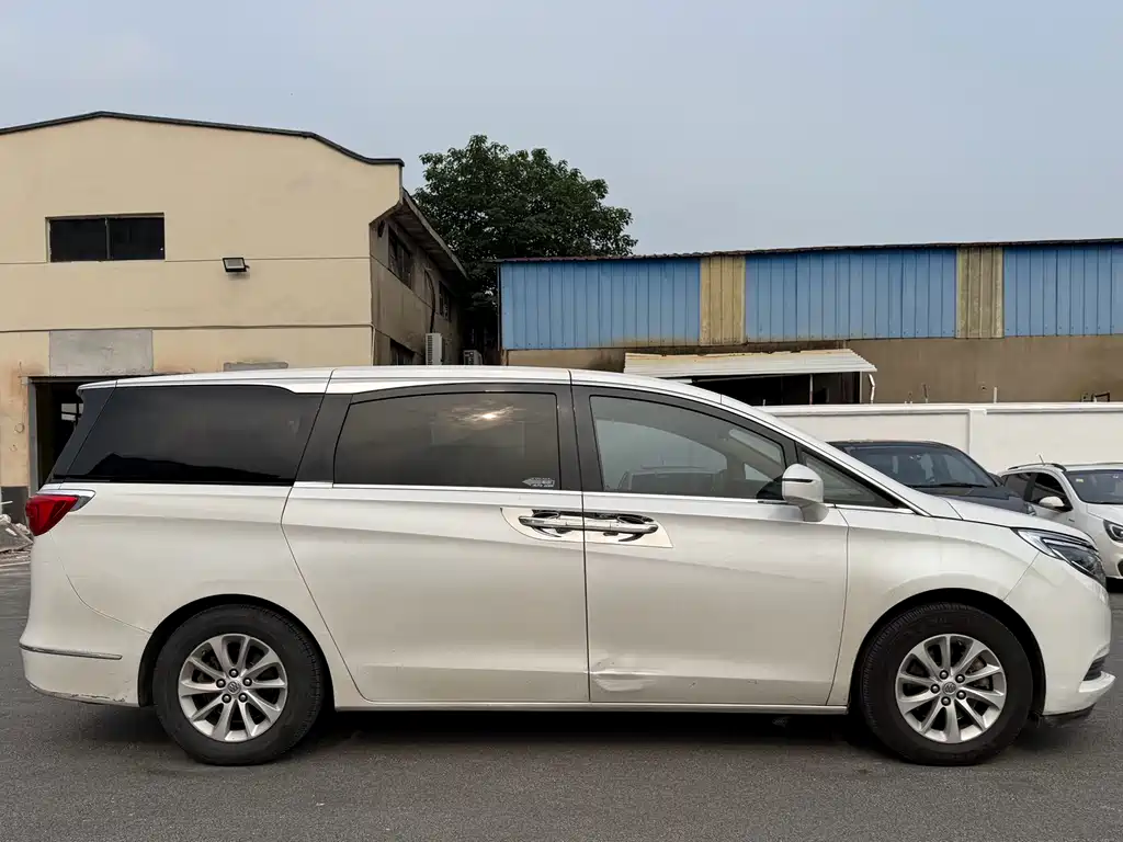 Buick GL8 2017