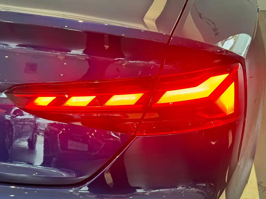 Audi A5 2021 — фото 10