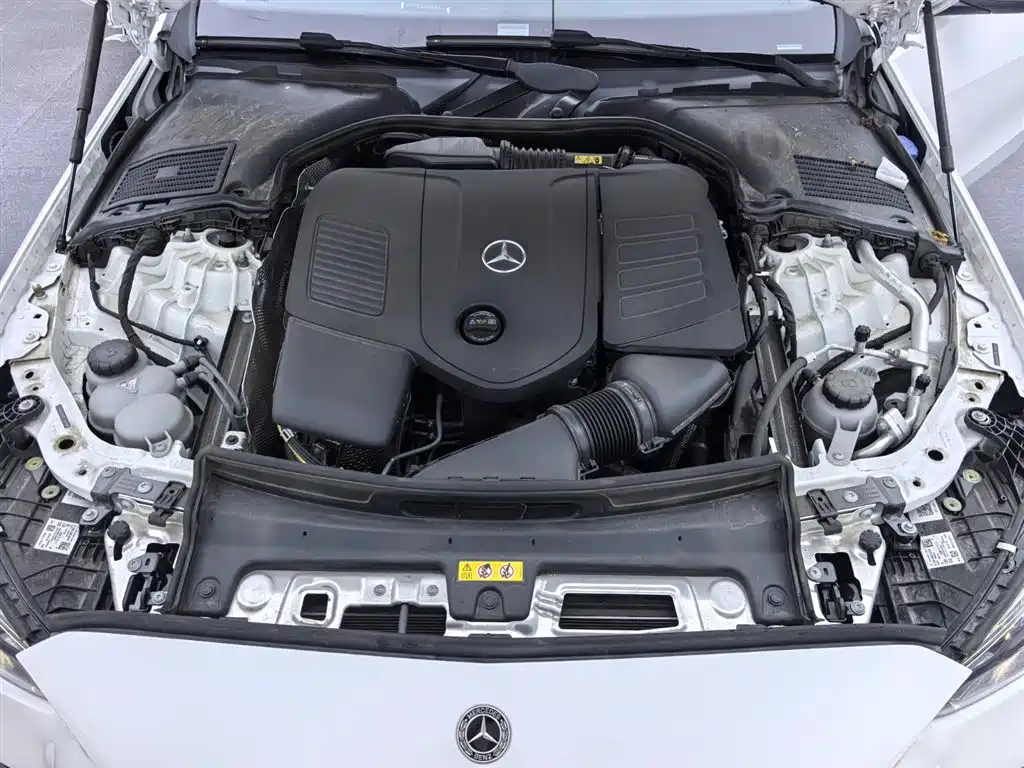 Mercedes-Benz C-Class 2025 — фото 16