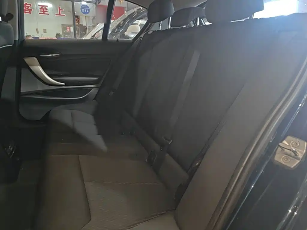 BMW 1 Series 2015 — фото 17