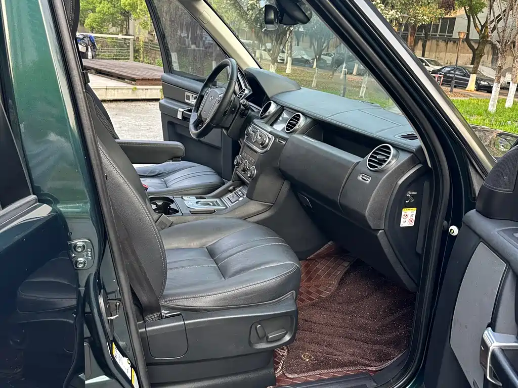 Land Rover Discovery 2015 — фото 13