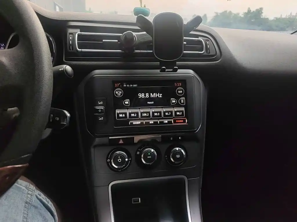 Citroen C4 2017 — фото 13