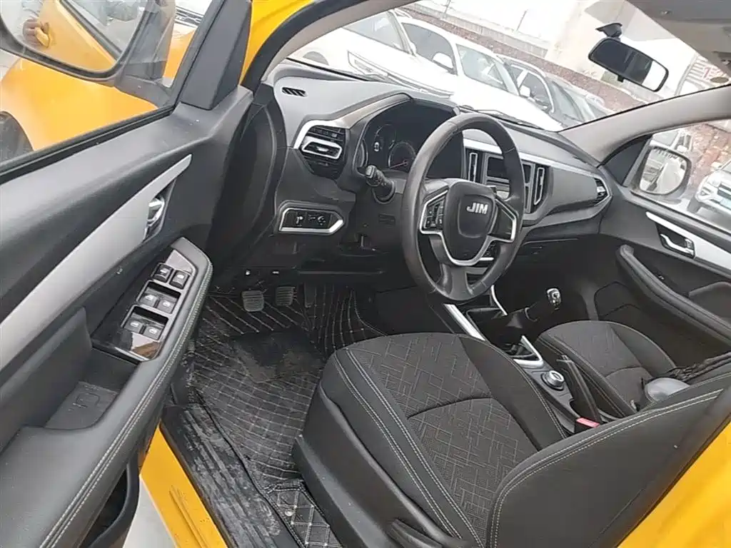Isuzu RE-MAX 2023 — фото 16