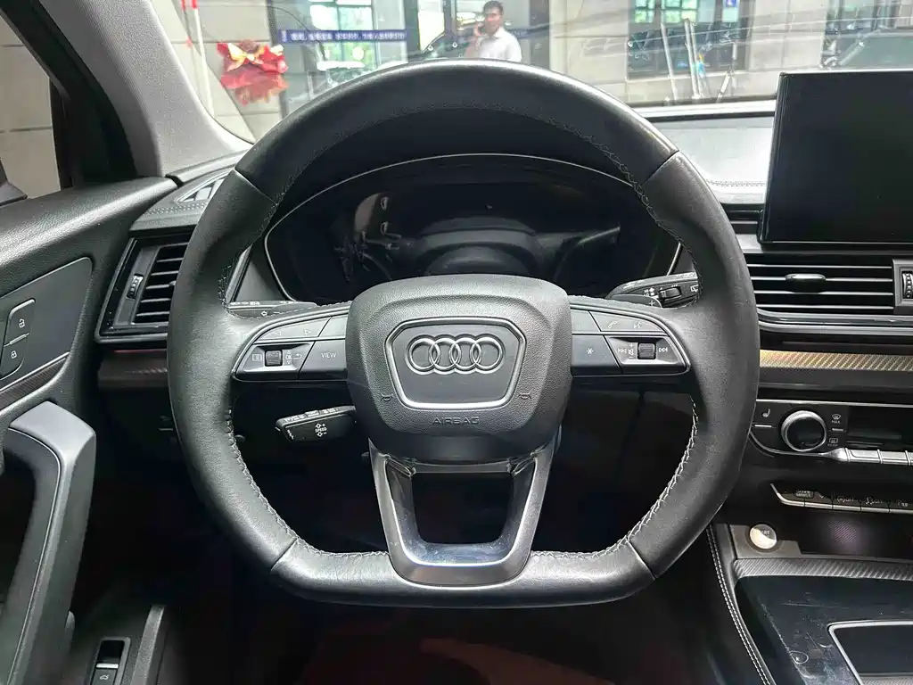 Audi Q5L 2022 — фото 14