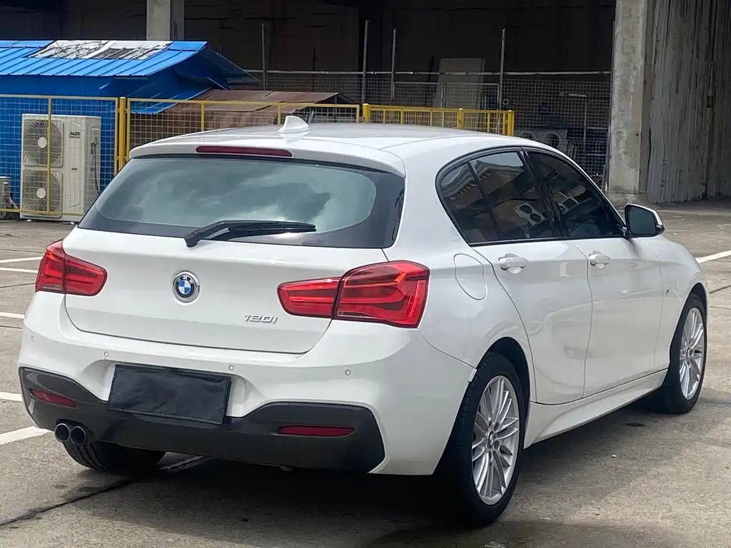 BMW 1 Series 2018 — фото 7