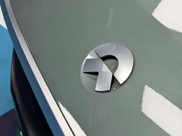 NIO ES8 2022