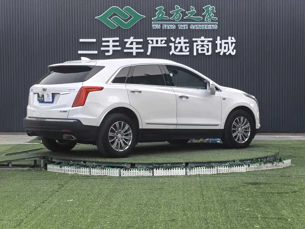 Cadillac XT5 2017 — фото 20
