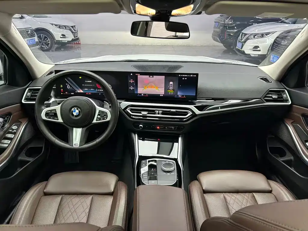 BMW 3 Series 2023 — фото 17