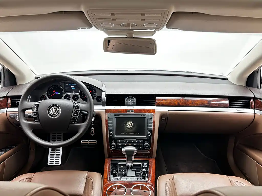 Volkswagen Phaeton 2016 — фото 15