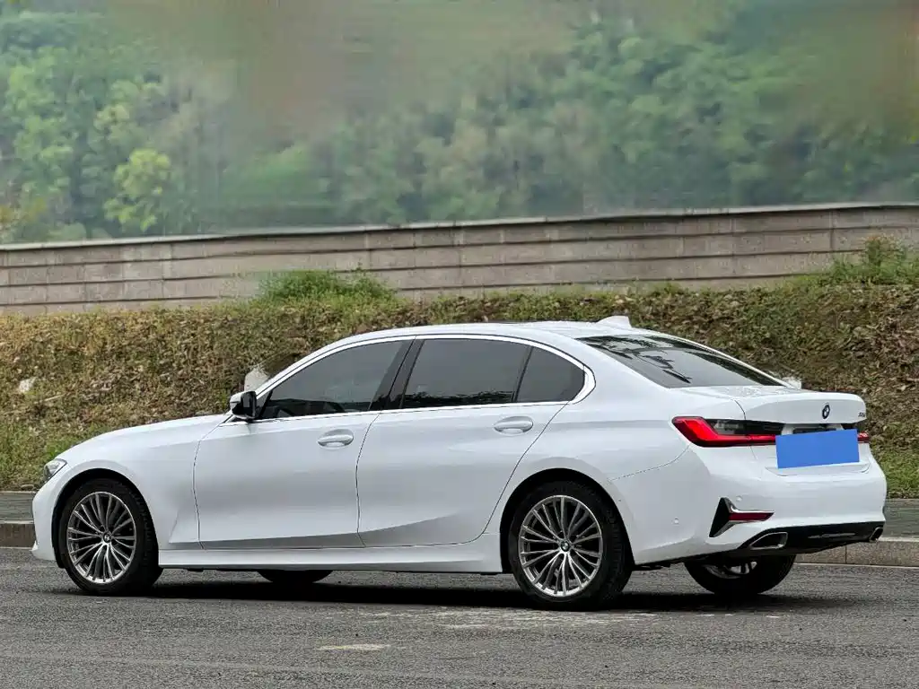 BMW 3 Series 2019 — фото 3