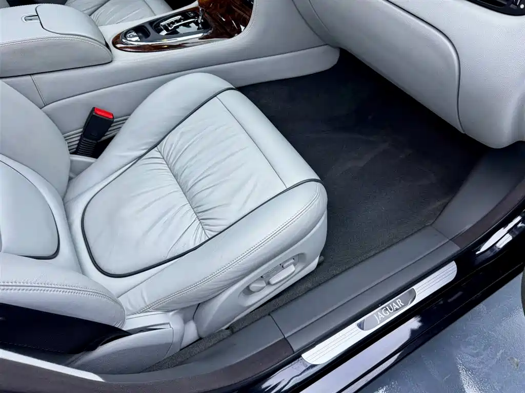 Jaguar XJ 2009 — фото 22
