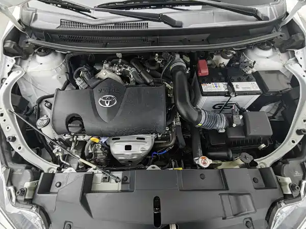 Toyota Yaris L 2022