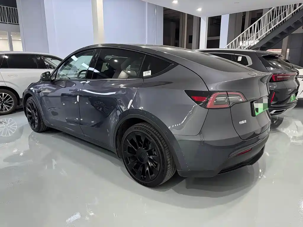 Tesla Model Y 2021 — фото 12