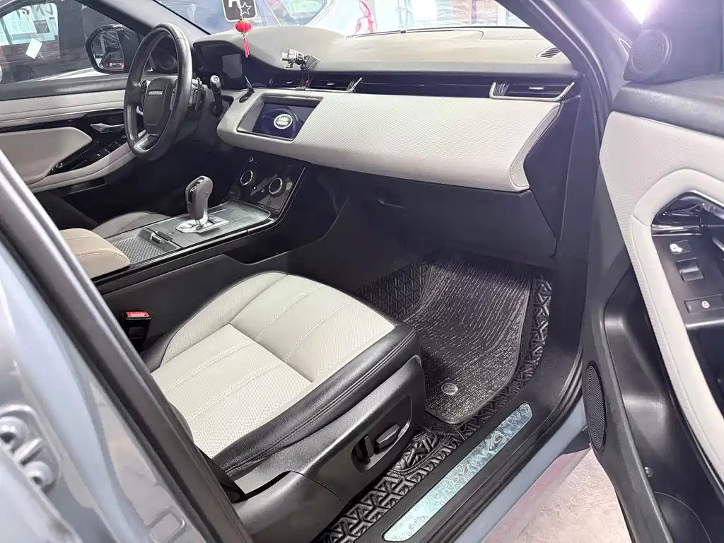 Land Rover Evoque 2021 — фото 20