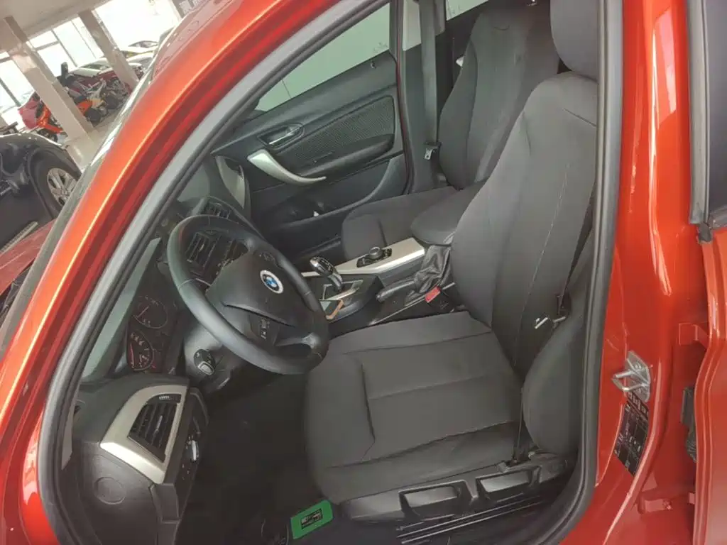 BMW 1 Series 2015 — фото 15