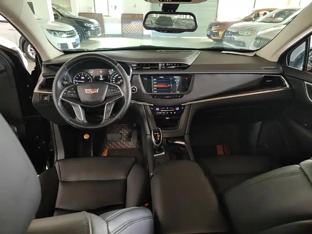Cadillac XT5 2018 — фото 10