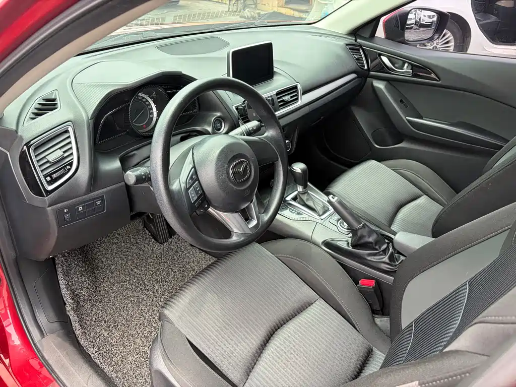 Mazda 3 Axela 2016
