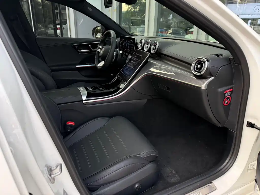 Mercedes-Benz C-Class 2023 — фото 10